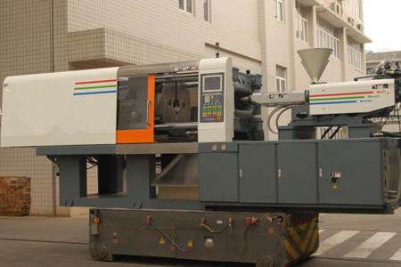 如何清洗伺服節(jié)能注塑機螺桿？清洗方法分享！