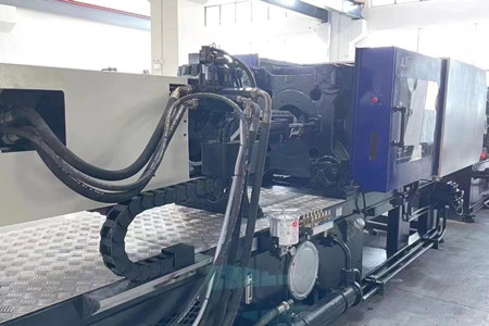 如何選擇混雙色注塑機(jī)？看完后漲知識！